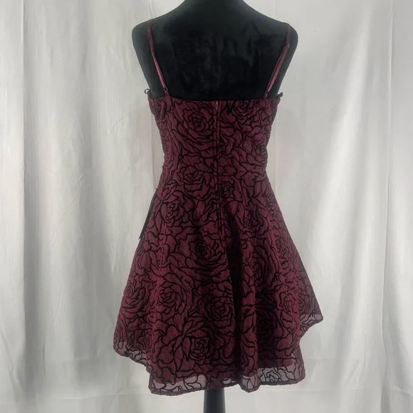B Darlin fit and flare magenta black short dress floral print, Large,NWT - Picture 4 of 10